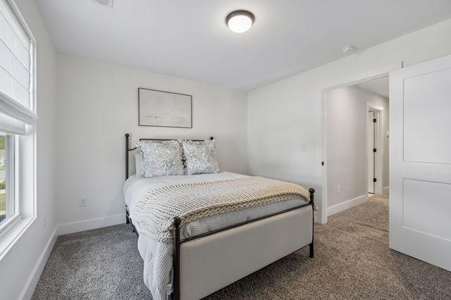 1004 Sycamore Rdg, E, Burns, TN 37029