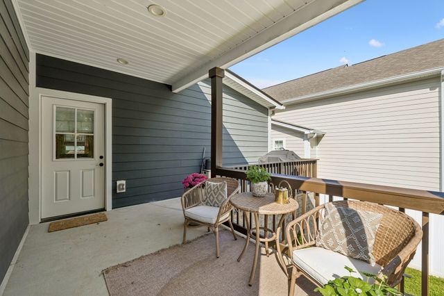 1004 Sycamore Rdg, E, Burns, TN 37029