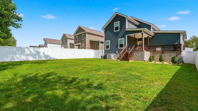 1004 Sycamore Rdg, E, Burns, TN 37029