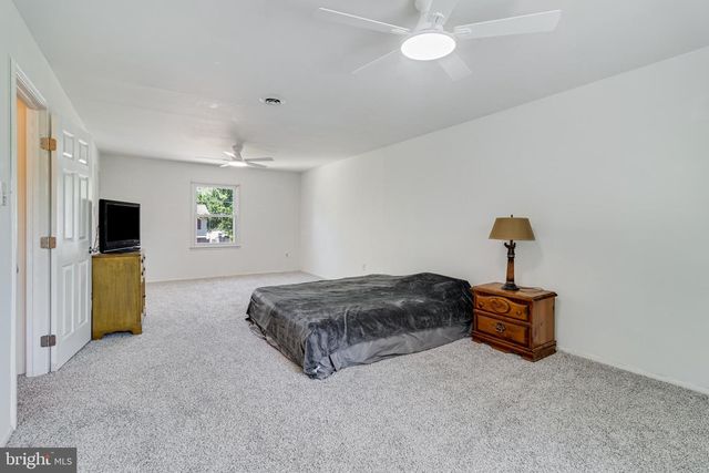 5 MOONCOIN CIR, Waldorf, MD 20602