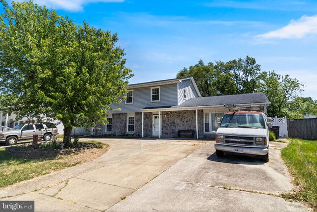 5 MOONCOIN CIR, Waldorf, MD 20602