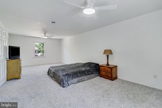 5 MOONCOIN CIR, Waldorf, MD 20602