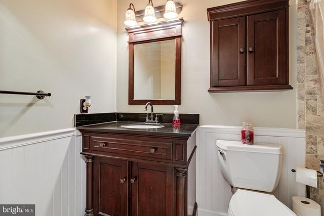 5 MOONCOIN CIR, Waldorf, MD 20602