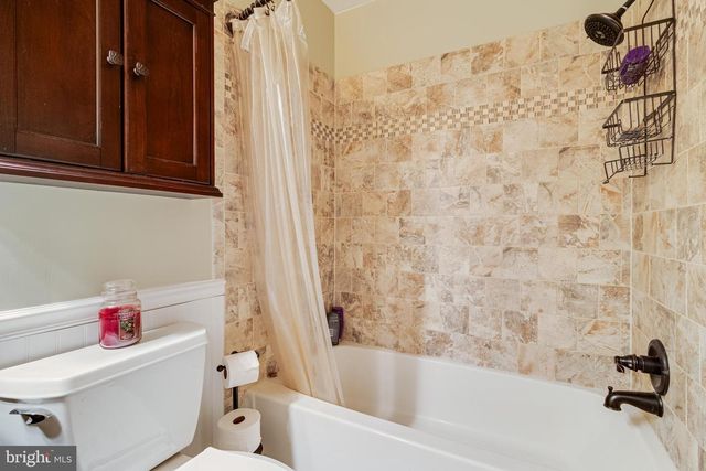 5 MOONCOIN CIR, Waldorf, MD 20602