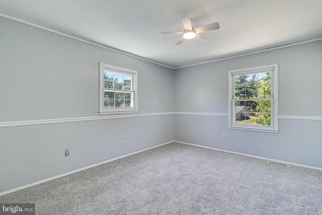 5 MOONCOIN CIR, Waldorf, MD 20602