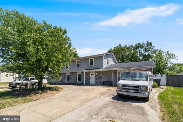 5 MOONCOIN CIR, Waldorf, MD 20602