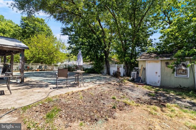 5 MOONCOIN CIR, Waldorf, MD 20602