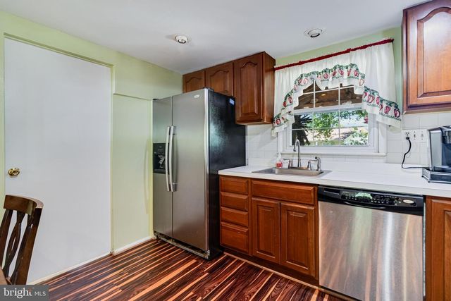 5 MOONCOIN CIR, Waldorf, MD 20602