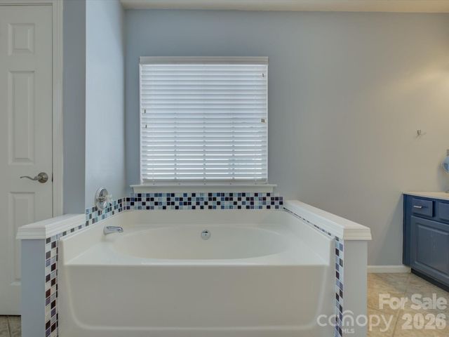 3536 Arborhill Road, Charlotte, NC 28270