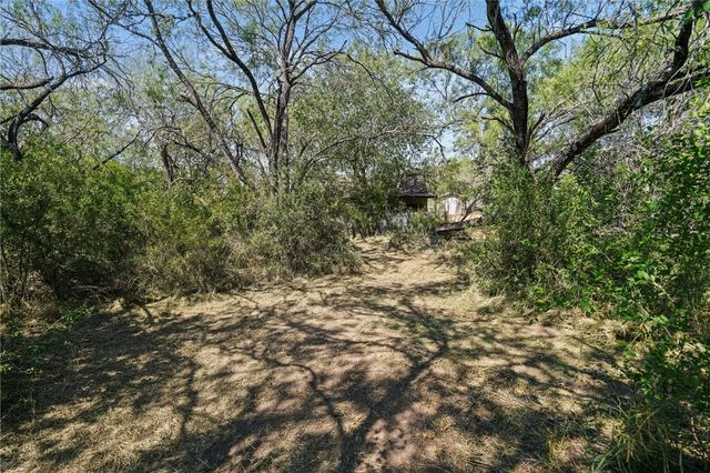 5712 Mockingbird, Mathis, TX 78368