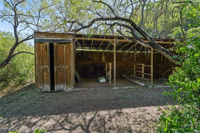 5712 Mockingbird, Mathis, TX 78368