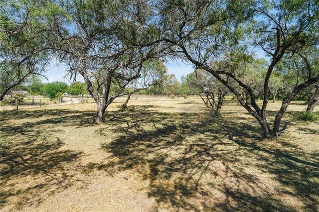 5712 Mockingbird, Mathis, TX 78368