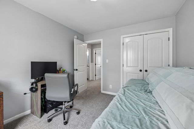 1388 Constitution Dr, Clarksville, TN 37042
