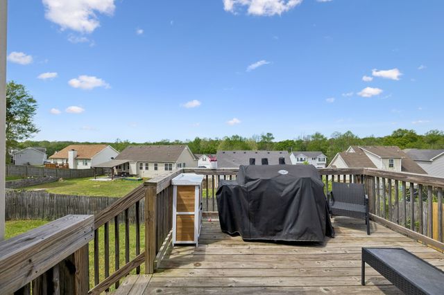 1388 Constitution Dr, Clarksville, TN 37042