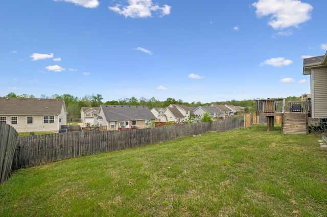 1388 Constitution Dr, Clarksville, TN 37042