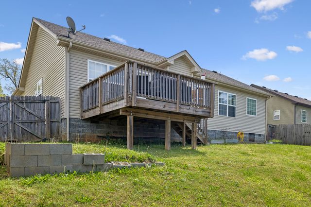 1388 Constitution Dr, Clarksville, TN 37042