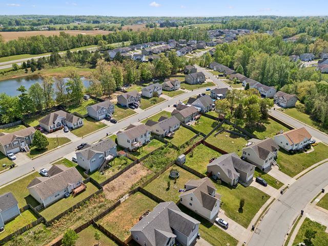 1388 Constitution Dr, Clarksville, TN 37042