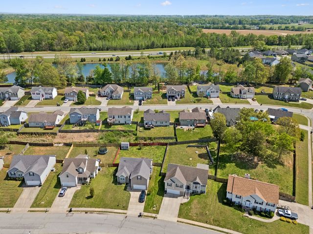 1388 Constitution Dr, Clarksville, TN 37042