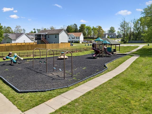 1388 Constitution Dr, Clarksville, TN 37042