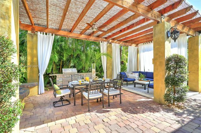 16645 SW 87th Ct, Palmetto Bay, FL 33157