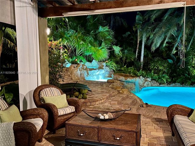 16645 SW 87th Ct, Palmetto Bay, FL 33157