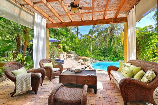 16645 SW 87th Ct, Palmetto Bay, FL 33157