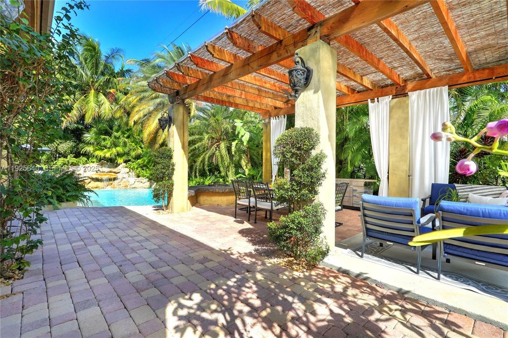 16645 SW 87th Ct, Palmetto Bay, FL 33157