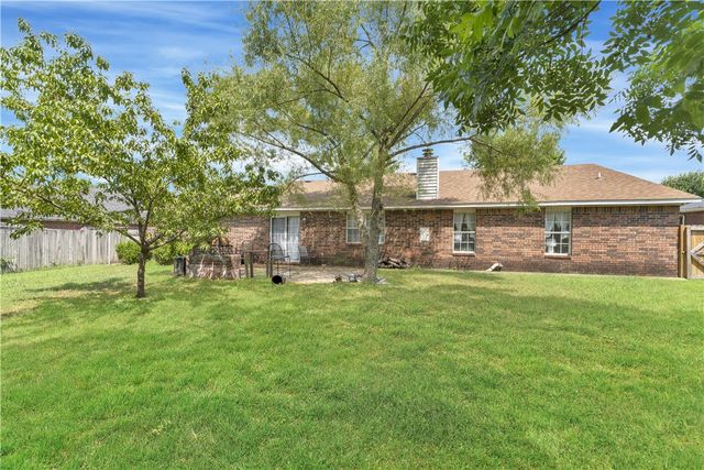 2200 K Street, Rogers, AR 72758