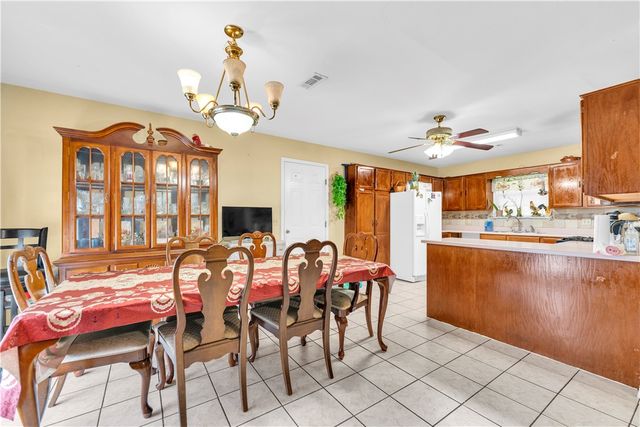 2200 K Street, Rogers, AR 72758