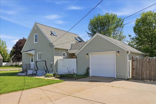 103 E Grant Avenue, Eau Claire, WI 54701
