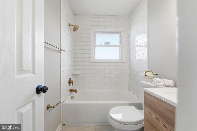 2 CHERRY RD, New Castle, DE 19720