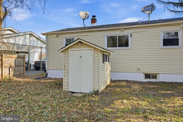 2 CHERRY RD, New Castle, DE 19720