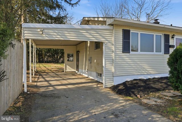 2 CHERRY RD, New Castle, DE 19720