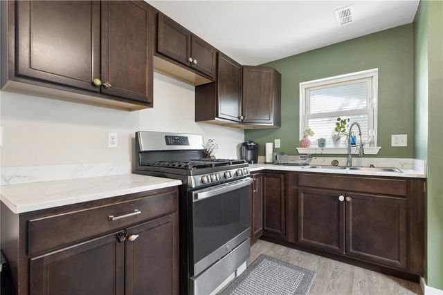 4432 Sherman St NE, Cedar Rapids, IA 52402