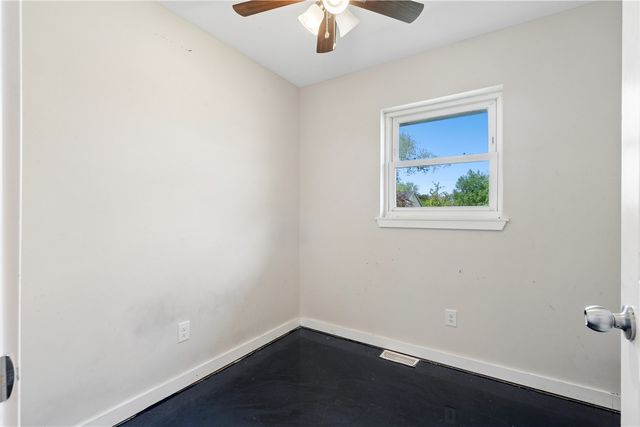 4432 Sherman St NE, Cedar Rapids, IA 52402