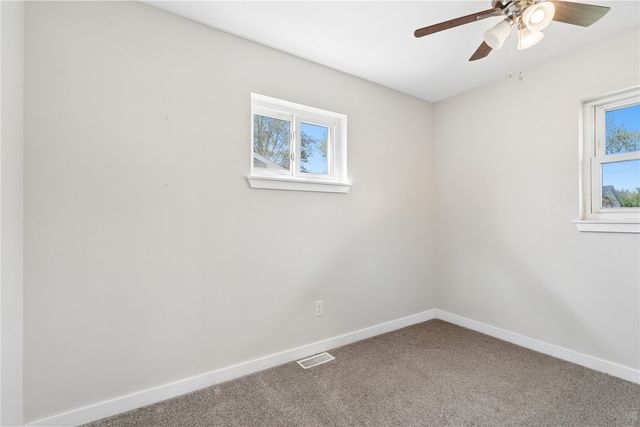4432 Sherman St NE, Cedar Rapids, IA 52402