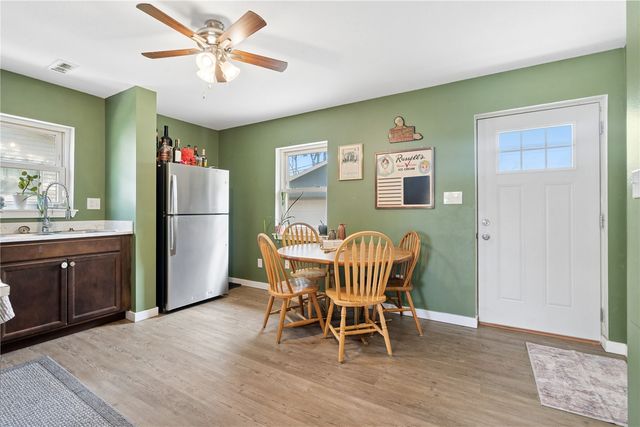 4432 Sherman St NE, Cedar Rapids, IA 52402