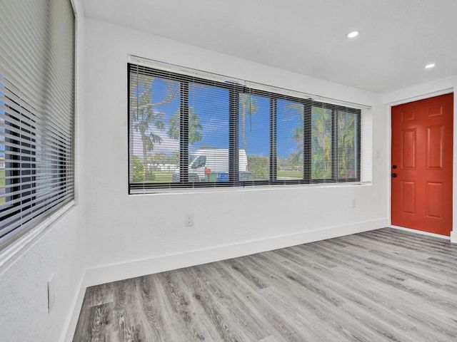 940 SW 28th St 1, Fort Lauderdale, FL 33315