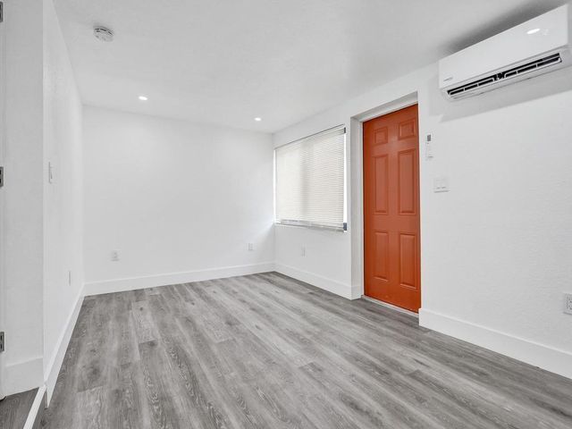 940 SW 28th St 1, Fort Lauderdale, FL 33315