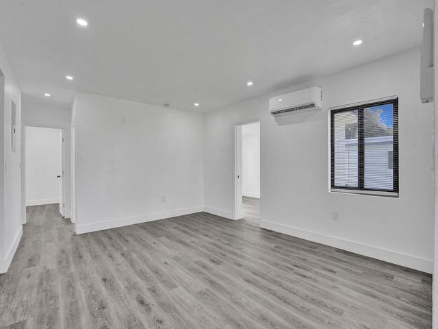 940 SW 28th St 1, Fort Lauderdale, FL 33315