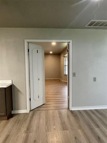 5913 Crestview Drive, Oklahoma City, OK 73105