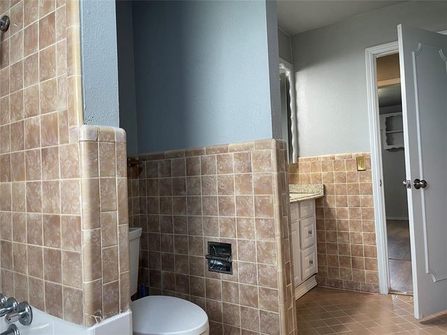 5913 Crestview Drive, Oklahoma City, OK 73105