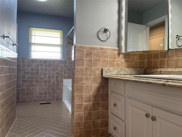 5913 Crestview Drive, Oklahoma City, OK 73105