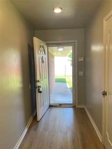 5913 Crestview Drive, Oklahoma City, OK 73105