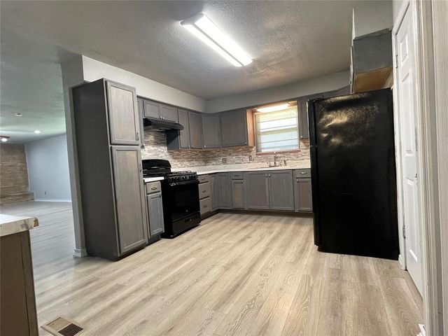 5913 Crestview Drive, Oklahoma City, OK 73105
