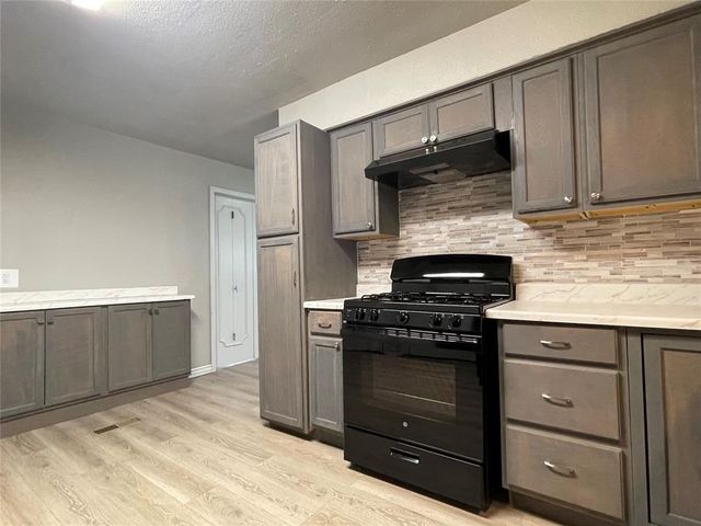5913 Crestview Drive, Oklahoma City, OK 73105