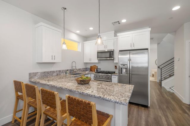 53 Rio Viale Ct, Sacramento, CA 95831
