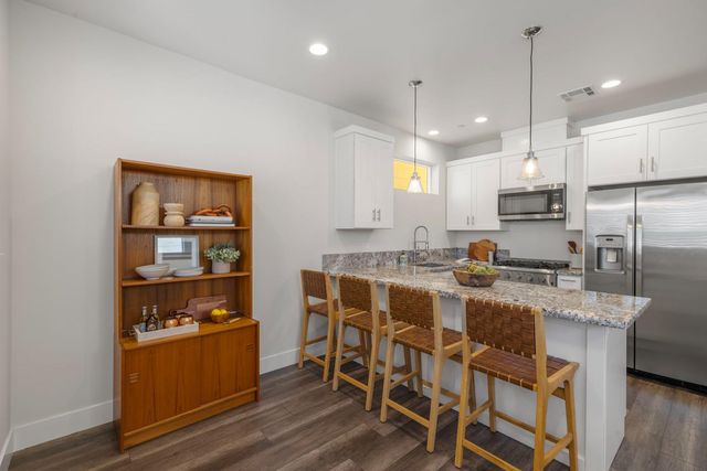 53 Rio Viale Ct, Sacramento, CA 95831