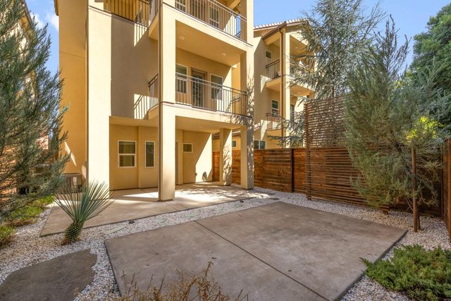 53 Rio Viale Ct, Sacramento, CA 95831