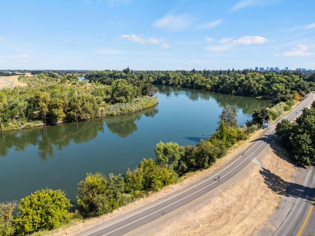 53 Rio Viale Ct, Sacramento, CA 95831